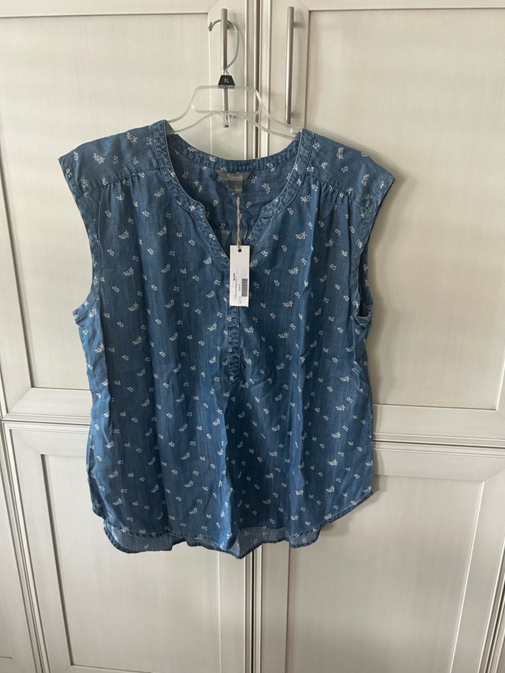 Natural Reflections Sleeveless Blue Floral Chambray Top